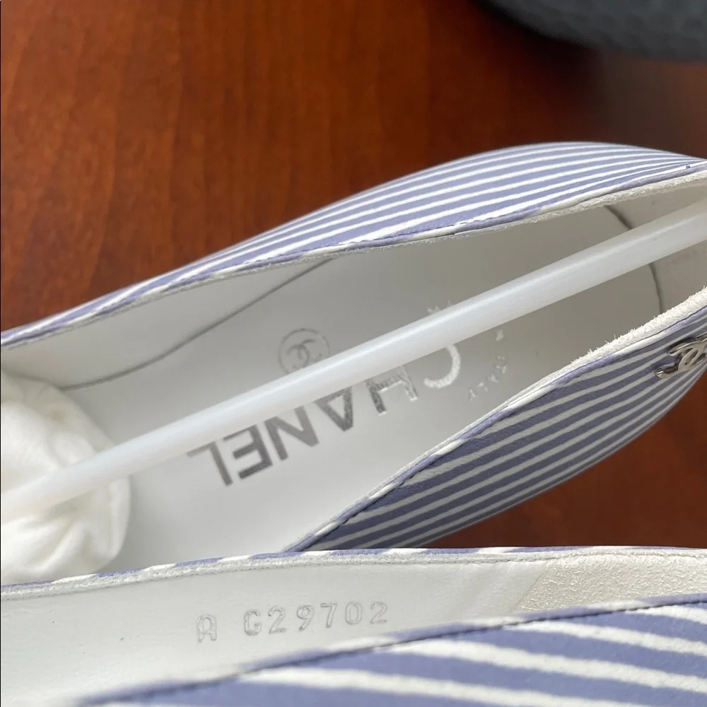 New CHANEL Blue and White Striped Heels pumps leather